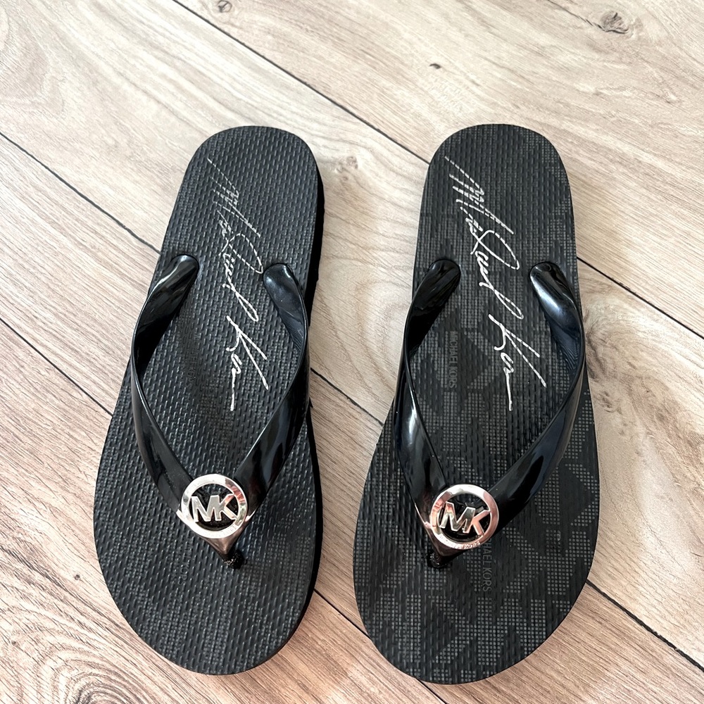 Michael Kors Black Flip Flops Size 7